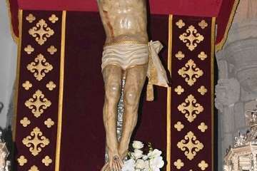 El Cristo de Telde, acicalado para la solemne procesión de esta noche por las calles de San Juan/TA.